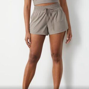 Abercrombie YPB motionTEK High Rise Lined Workout Shorts - Beige - NWT